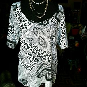3/$35 CHICO'S Black & White size 2 Shirt Top